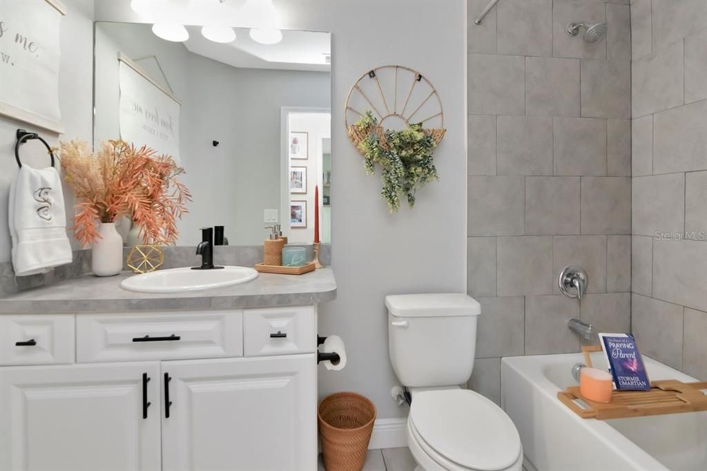 For Rent: $2,800 (3 beds, 2 baths, 1393 Square Feet)