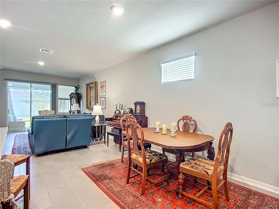 For Sale: $350,000 (3 beds, 2 baths, 1505 Square Feet)