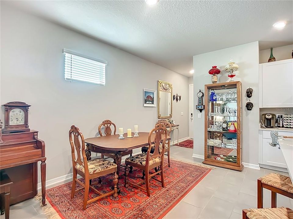 For Sale: $350,000 (3 beds, 2 baths, 1505 Square Feet)