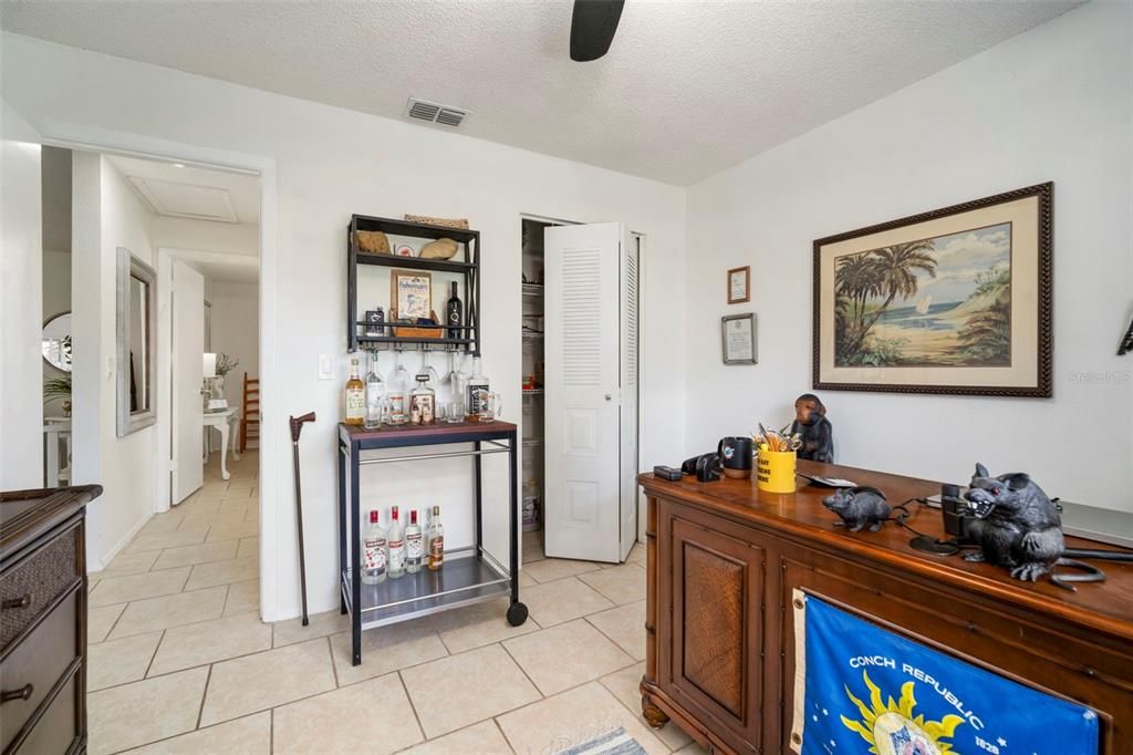 待售: $323,998 (3 贝兹, 2 浴室, 1186 平方英尺)