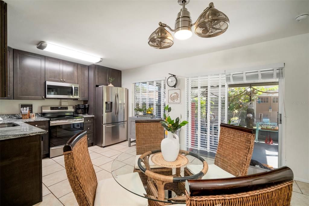 待售: $323,998 (3 贝兹, 2 浴室, 1186 平方英尺)