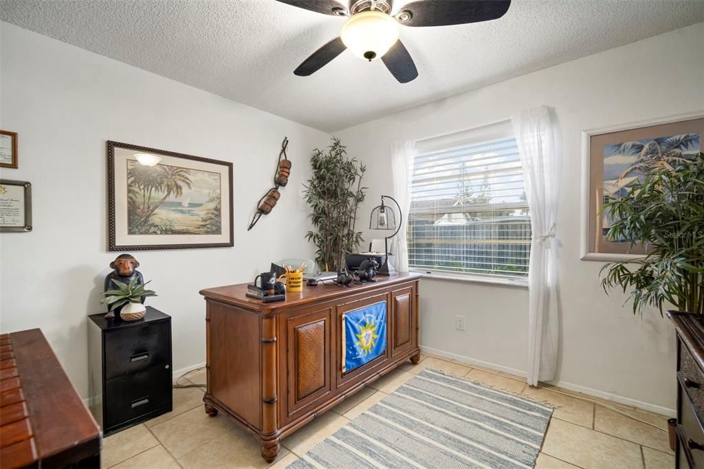 待售: $323,998 (3 贝兹, 2 浴室, 1186 平方英尺)