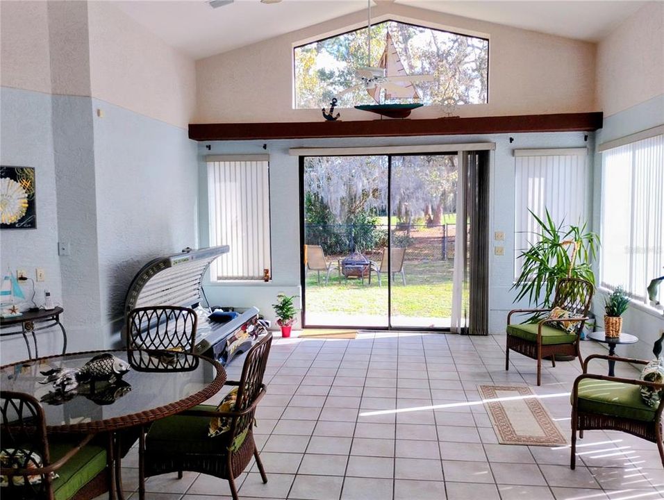 En Venta: $425,000 (3 camas, 2 baños, 2362 Pies cuadrados)