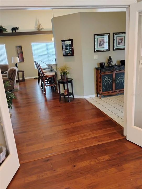 En Venta: $425,000 (3 camas, 2 baños, 2362 Pies cuadrados)