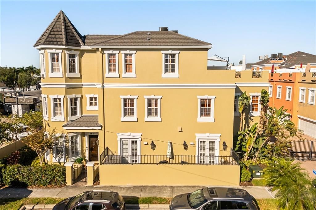 Recently Sold: $1,175,000 (3 beds, 2 baths, 2909 Square Feet)