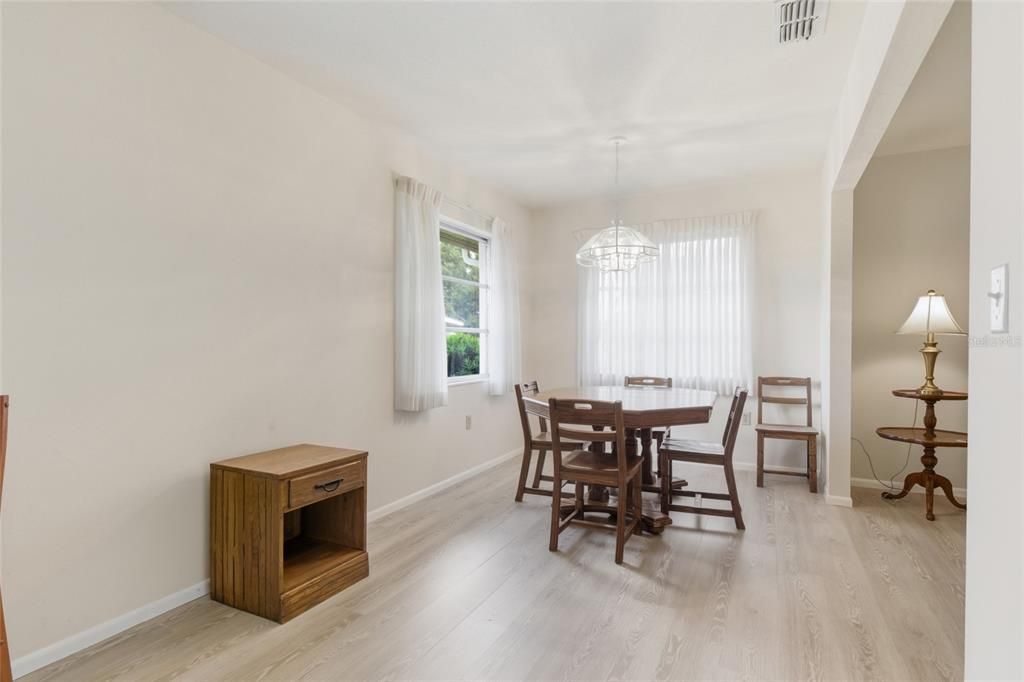 For Sale: $245,900 (2 beds, 2 baths, 1416 Square Feet)