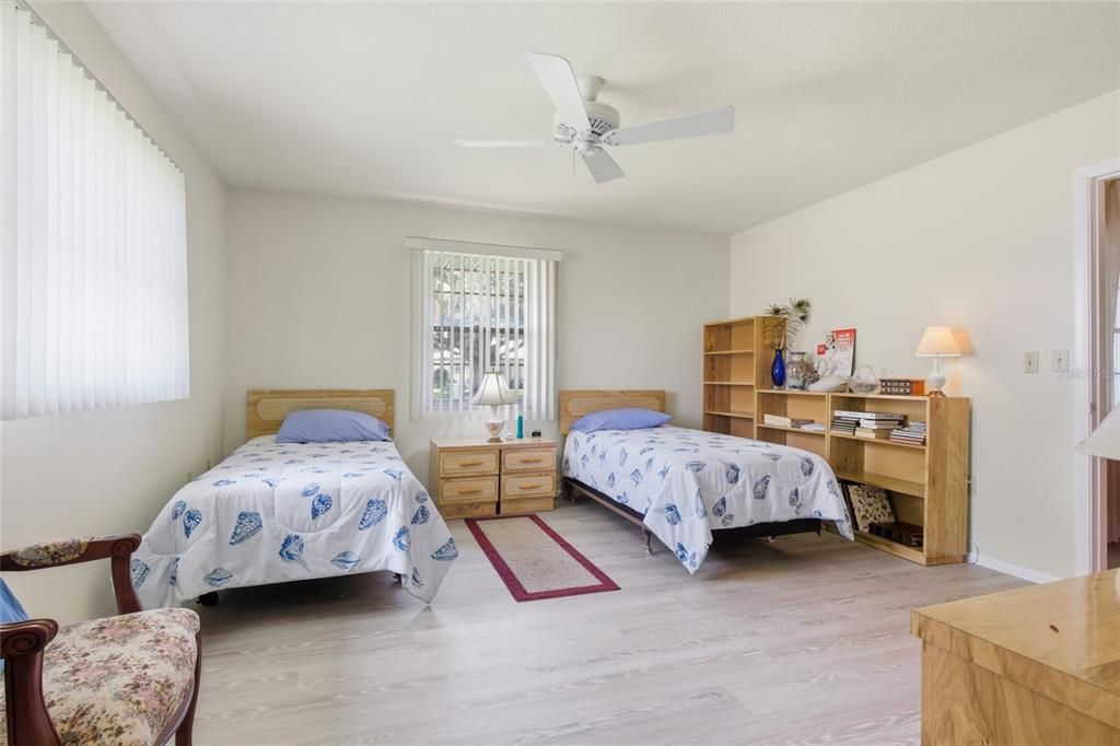 For Sale: $245,900 (2 beds, 2 baths, 1416 Square Feet)