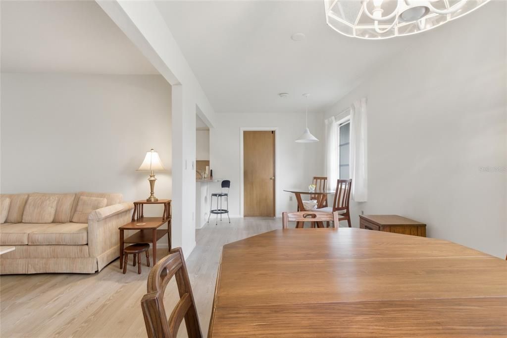 For Sale: $245,900 (2 beds, 2 baths, 1416 Square Feet)