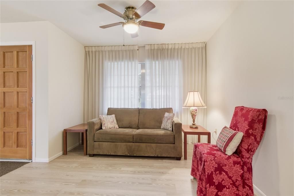 For Sale: $245,900 (2 beds, 2 baths, 1416 Square Feet)