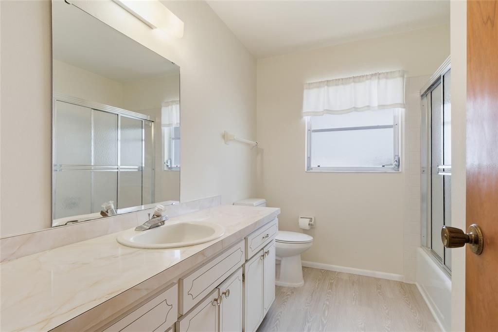 For Sale: $245,900 (2 beds, 2 baths, 1416 Square Feet)