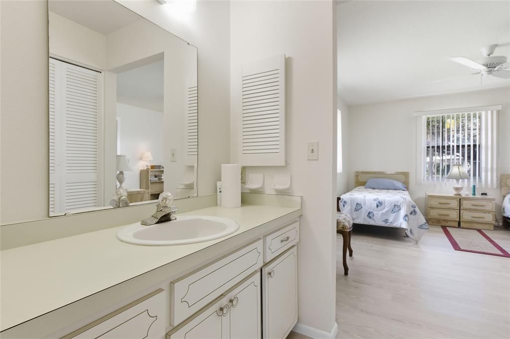 For Sale: $245,900 (2 beds, 2 baths, 1416 Square Feet)