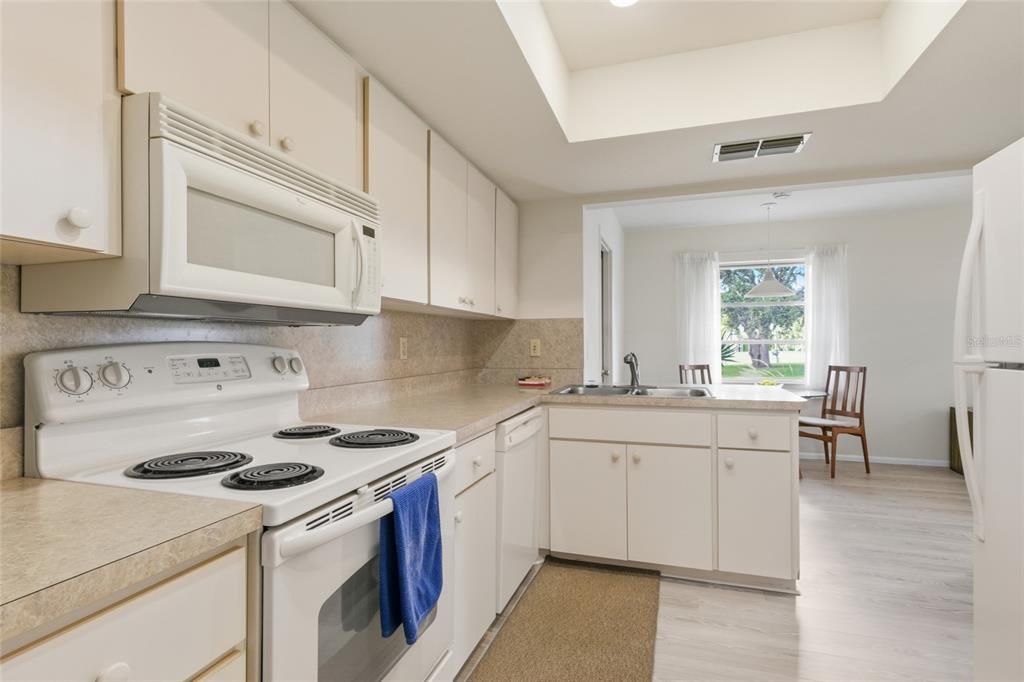 For Sale: $245,900 (2 beds, 2 baths, 1416 Square Feet)