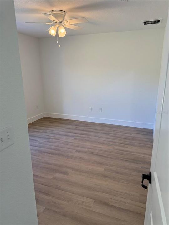 Activo con contrato: $216,900 (3 camas, 2 baños, 1047 Pies cuadrados)