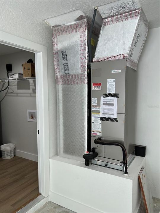 Activo con contrato: $216,900 (3 camas, 2 baños, 1047 Pies cuadrados)