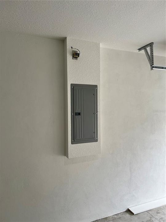 Activo con contrato: $216,900 (3 camas, 2 baños, 1047 Pies cuadrados)