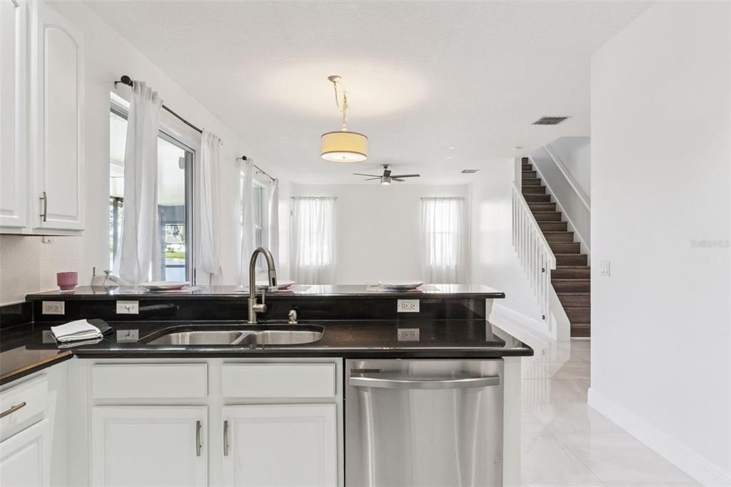 待售: $545,999 (5 贝兹, 3 浴室, 2838 平方英尺)