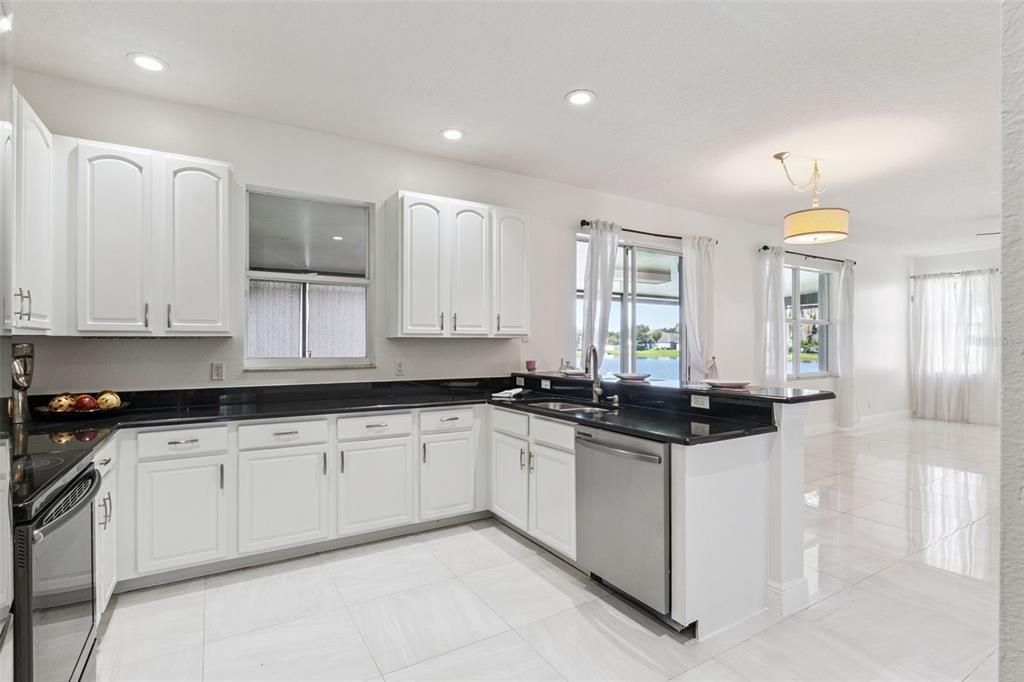 待售: $545,999 (5 贝兹, 3 浴室, 2838 平方英尺)