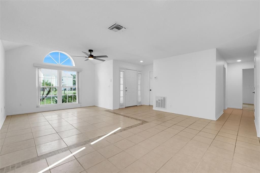 Active With Contract: $420,000 (4 beds, 2 baths, 1818 Square Feet)