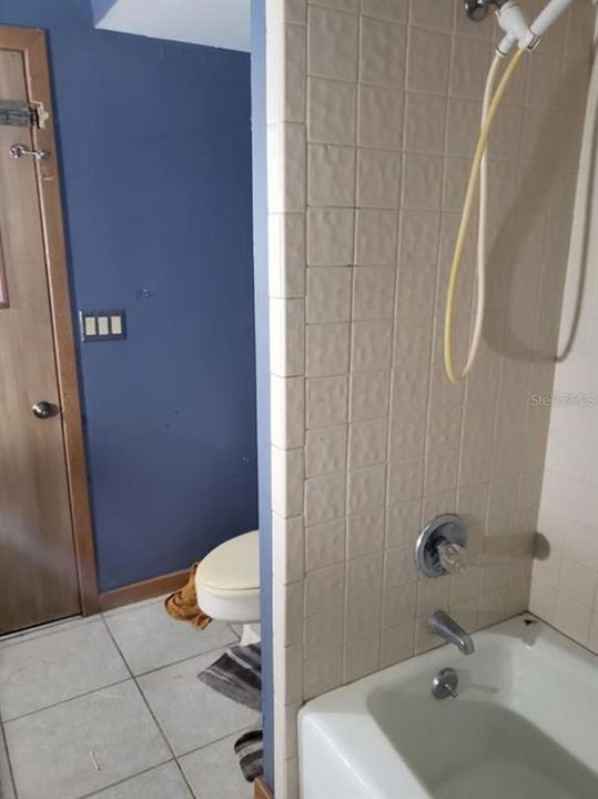 Activo con contrato: $341,999 (5 camas, 4 baños, 4563 Pies cuadrados)