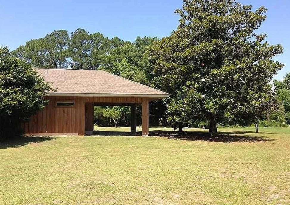 Activo con contrato: $341,999 (5 camas, 4 baños, 4563 Pies cuadrados)