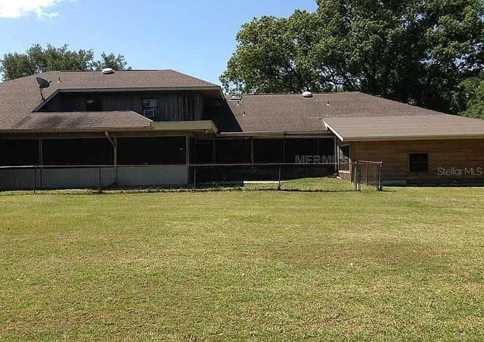 Activo con contrato: $341,999 (5 camas, 4 baños, 4563 Pies cuadrados)