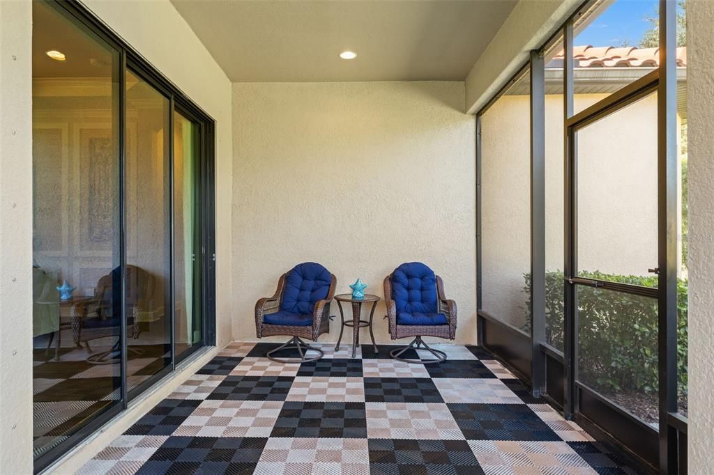 For Sale: $715,000 (3 beds, 3 baths, 2305 Square Feet)