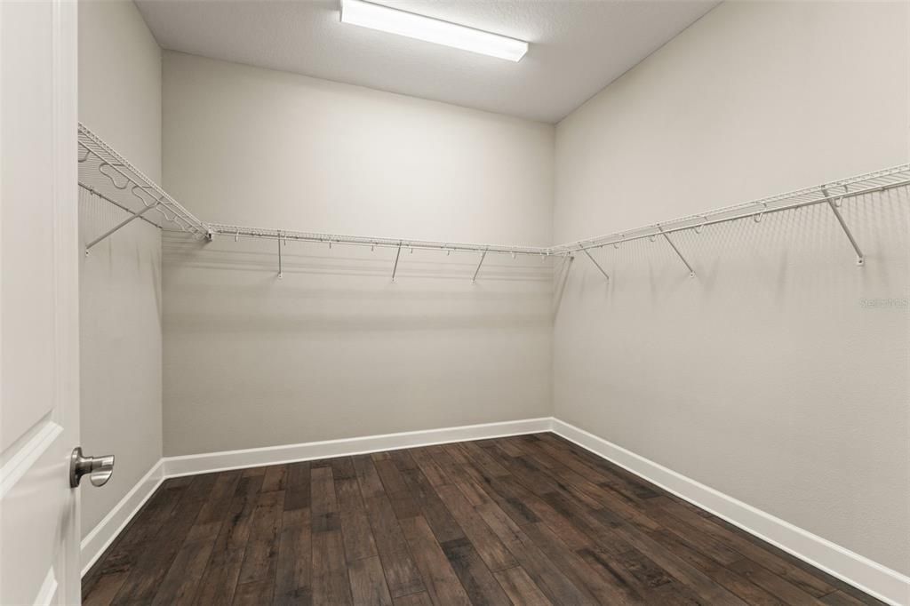 For Sale: $715,000 (3 beds, 3 baths, 2305 Square Feet)