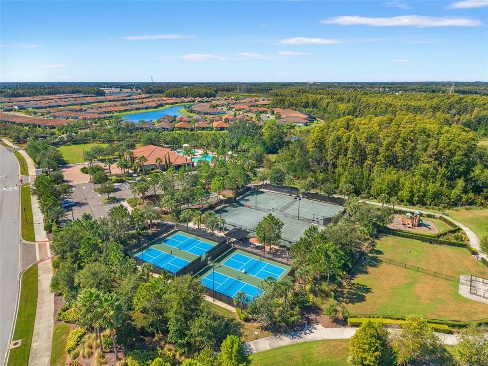 For Sale: $715,000 (3 beds, 3 baths, 2305 Square Feet)