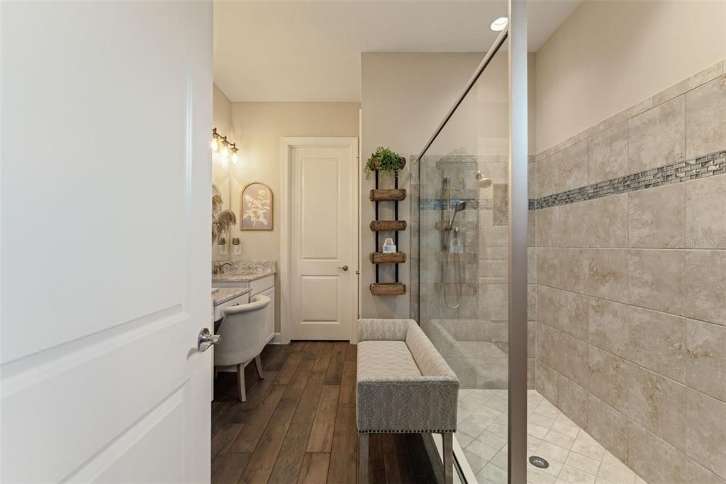 For Sale: $715,000 (3 beds, 3 baths, 2305 Square Feet)