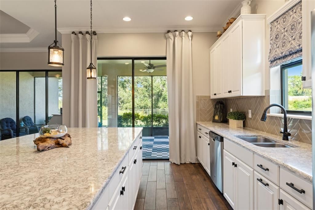 For Sale: $715,000 (3 beds, 3 baths, 2305 Square Feet)