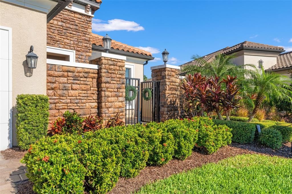 For Sale: $715,000 (3 beds, 3 baths, 2305 Square Feet)