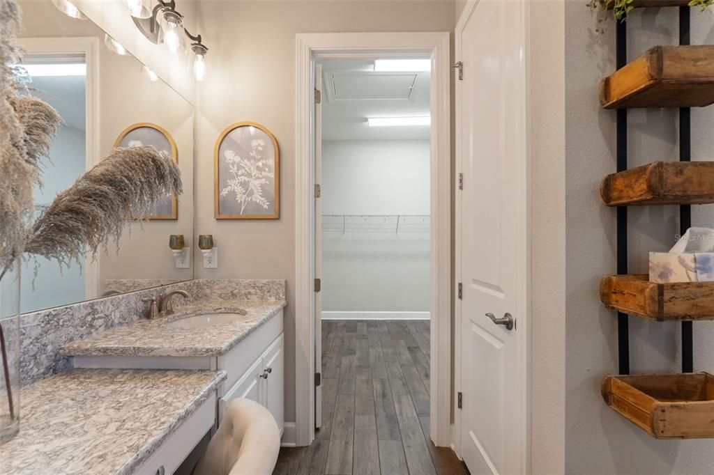 For Sale: $715,000 (3 beds, 3 baths, 2305 Square Feet)