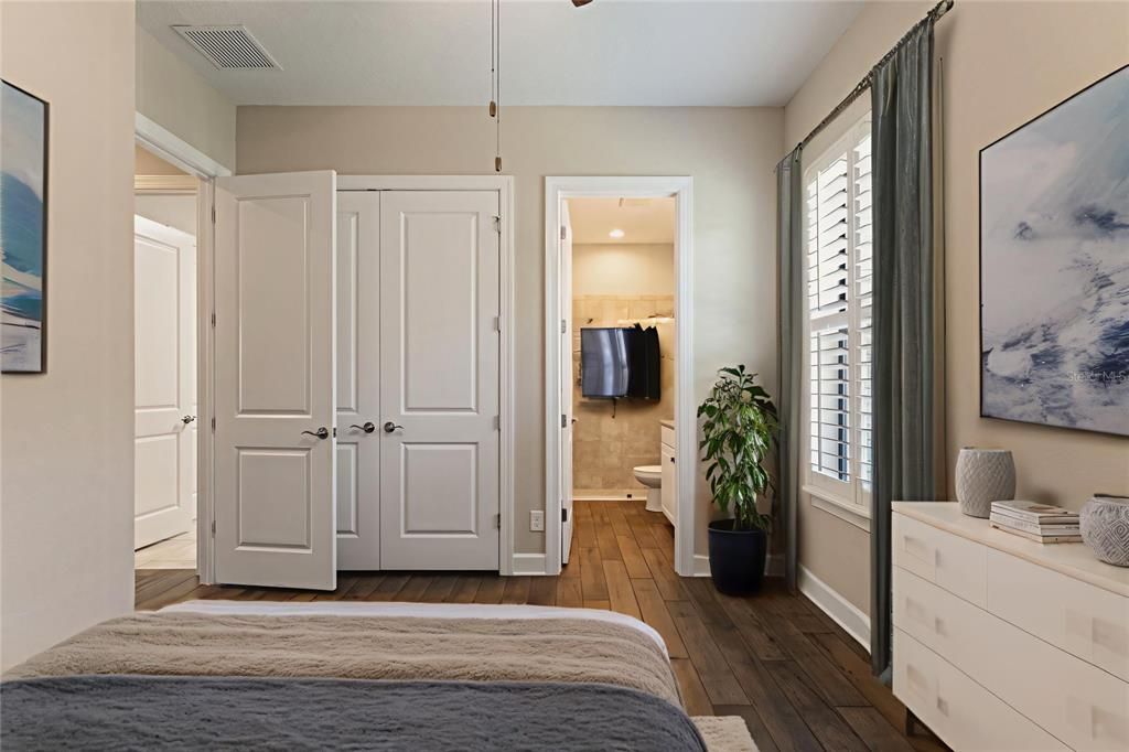 For Sale: $715,000 (3 beds, 3 baths, 2305 Square Feet)