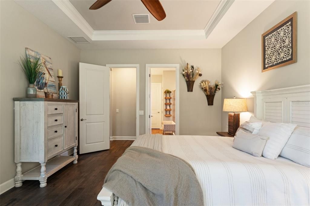 For Sale: $715,000 (3 beds, 3 baths, 2305 Square Feet)