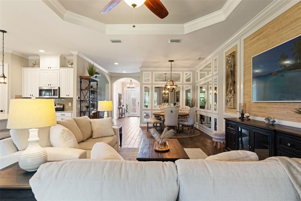 For Sale: $715,000 (3 beds, 3 baths, 2305 Square Feet)