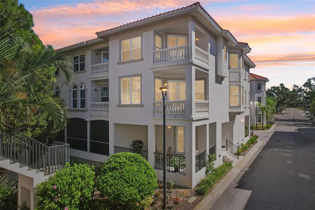 For Sale: $1,250,000 (3 beds, 3 baths, 2706 Square Feet)