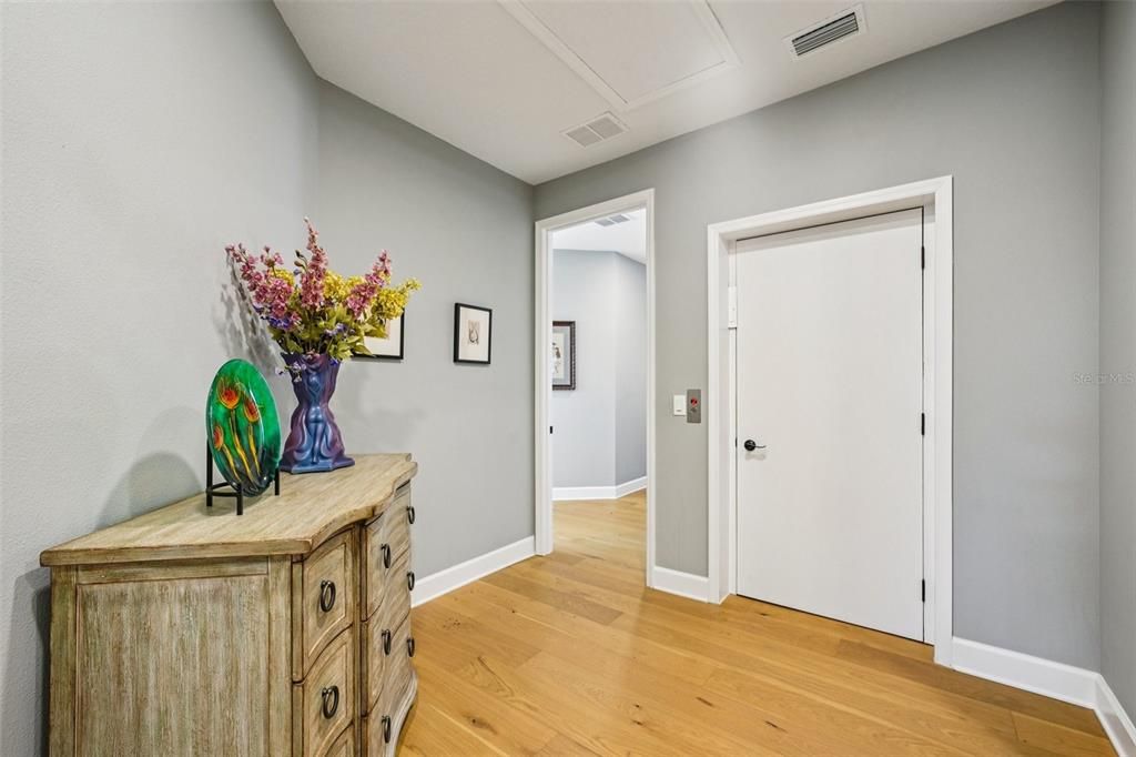 For Sale: $1,250,000 (3 beds, 3 baths, 2706 Square Feet)