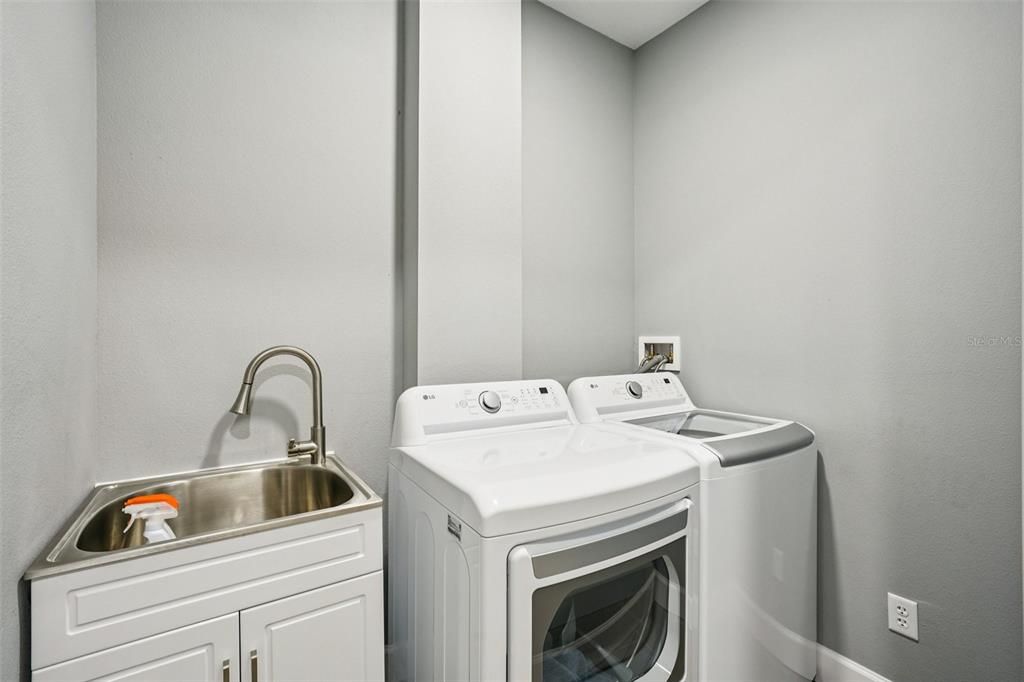 For Sale: $1,250,000 (3 beds, 3 baths, 2706 Square Feet)