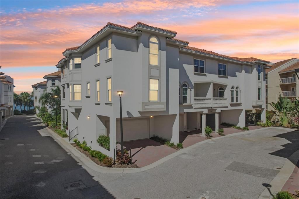 For Sale: $1,250,000 (3 beds, 3 baths, 2706 Square Feet)