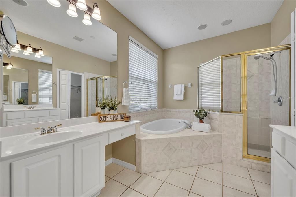 待售: $639,000 (4 贝兹, 3 浴室, 3073 平方英尺)