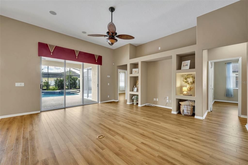 待售: $639,000 (4 贝兹, 3 浴室, 3073 平方英尺)