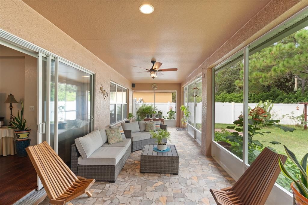 For Sale: $300,000 (3 beds, 2 baths, 1591 Square Feet)