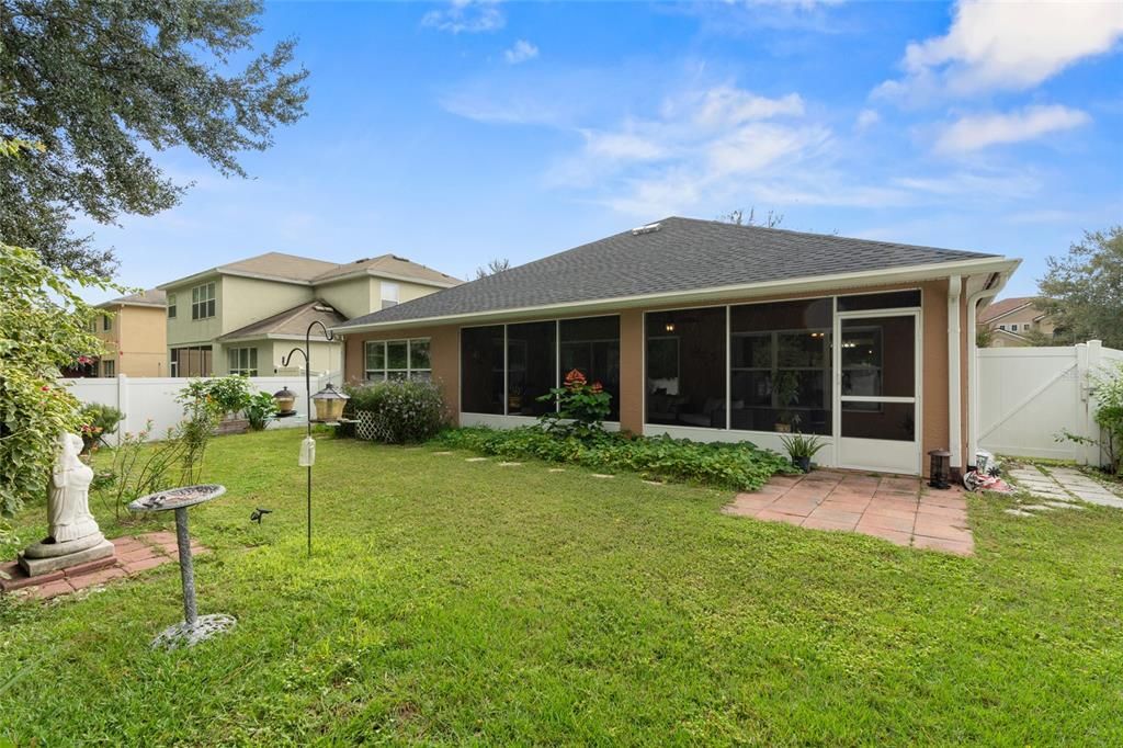 For Sale: $300,000 (3 beds, 2 baths, 1591 Square Feet)