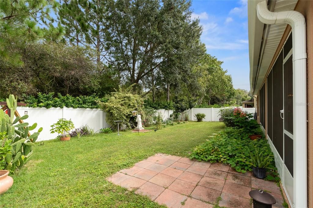 For Sale: $300,000 (3 beds, 2 baths, 1591 Square Feet)