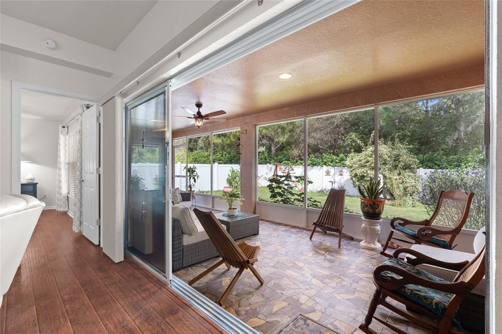 For Sale: $300,000 (3 beds, 2 baths, 1591 Square Feet)