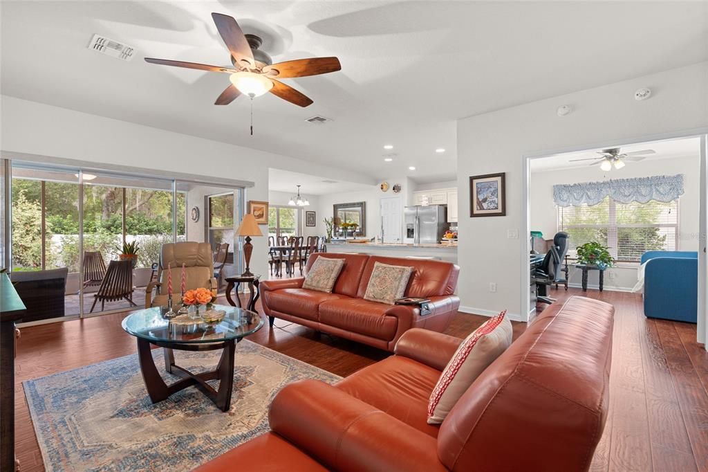 For Sale: $300,000 (3 beds, 2 baths, 1591 Square Feet)