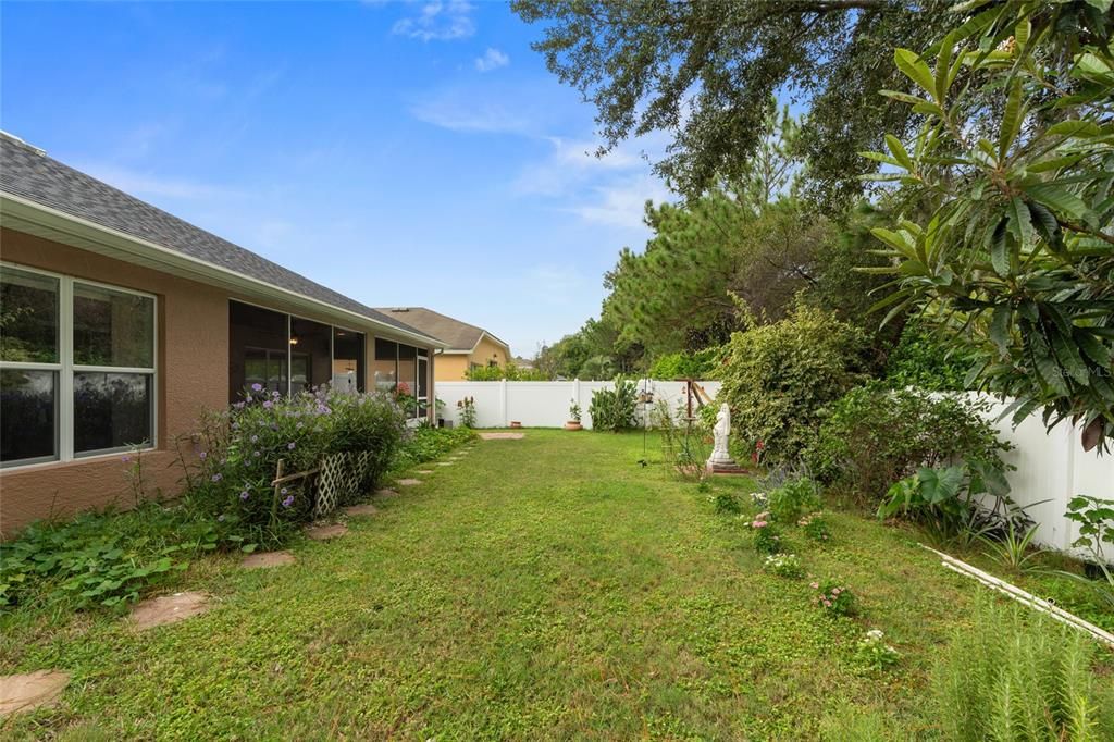 For Sale: $300,000 (3 beds, 2 baths, 1591 Square Feet)