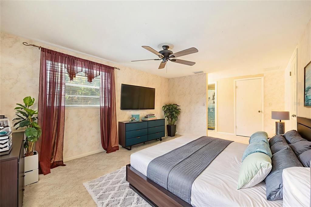 На продажу: $375,000 (4 спален, 3 ванн, 2304 Квадратных фут)