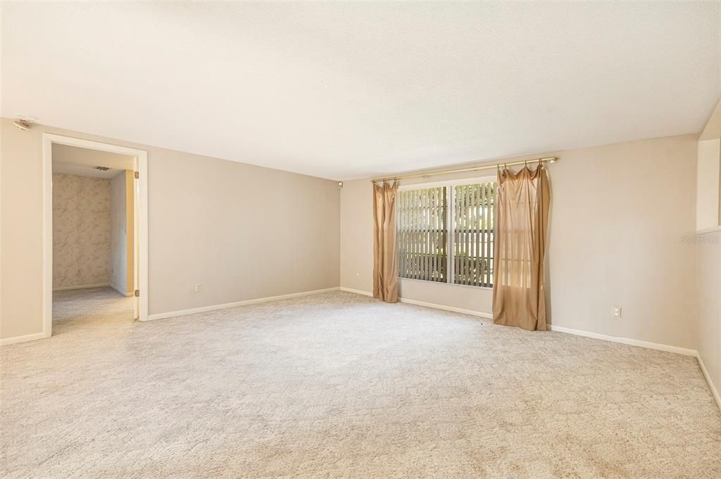 На продажу: $375,000 (4 спален, 3 ванн, 2304 Квадратных фут)