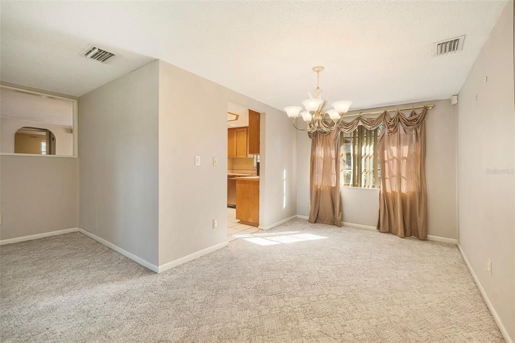 На продажу: $375,000 (4 спален, 3 ванн, 2304 Квадратных фут)